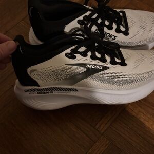 Brooks Men’s White and Black Adrenaline GTS Running Shoes